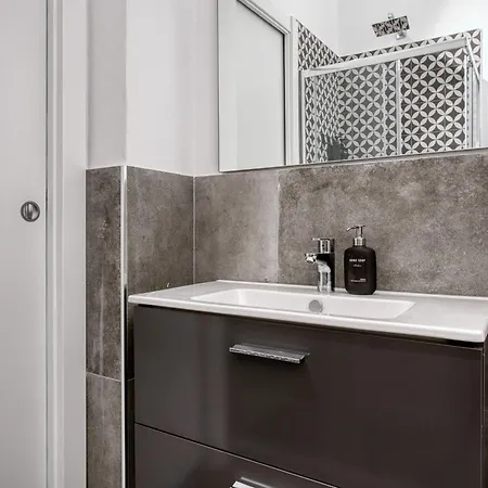 15min To Duomo, Modern 1 Bedrm Flat Ac, 5g Wifi * Μιλάνο